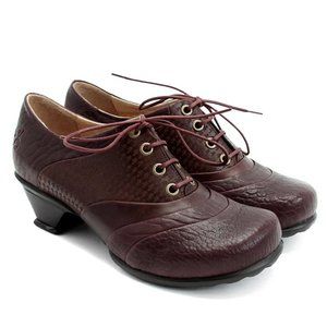 John Fluevog Hopes Promise Brogued Oxford / Size 8.5 / Purple Lace-Up Heel
